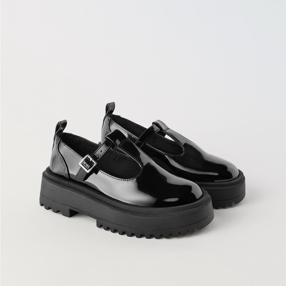 NWT Zara Girls Mary Jane’s Size  2 1/2